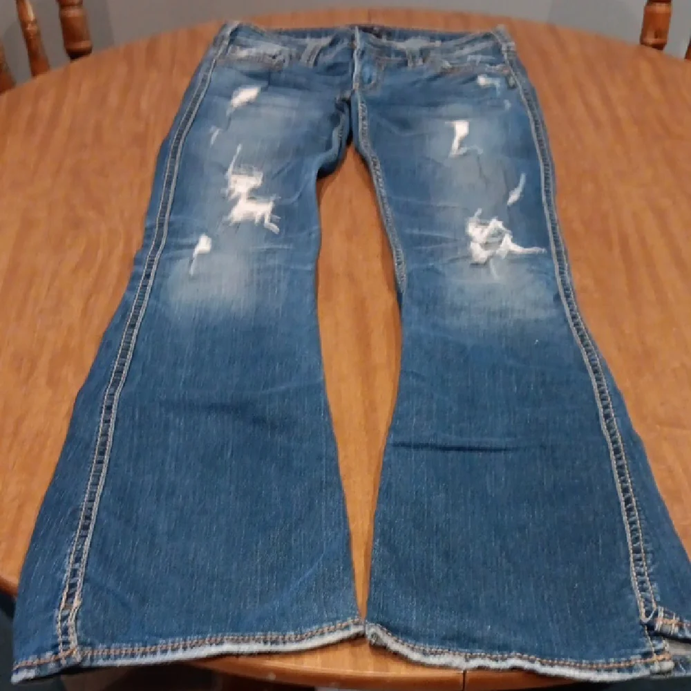 Silver Jeans Bootcut Distressed Blue Jeans - Picture 1 of 5
